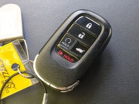 Used 2025 Honda HR-V Sport image 28