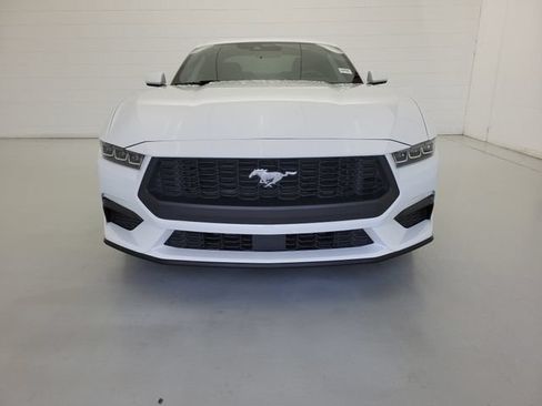 Used 2024 Ford Mustang Coupe RWD image 3