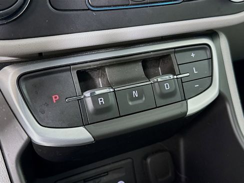 Used 2022 GMC Terrain SLT w/ Infotainment Package II image 16