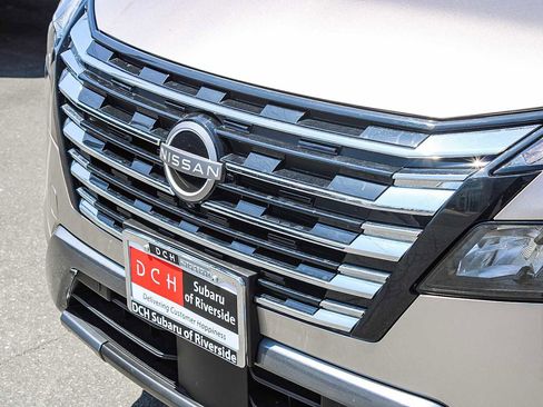 Used 2025 Nissan Rogue SL w/ SL Premium Package image 8