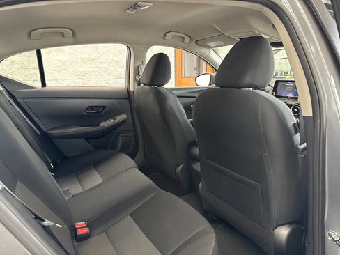 Used 2025 Nissan Sentra SV FWD image 40