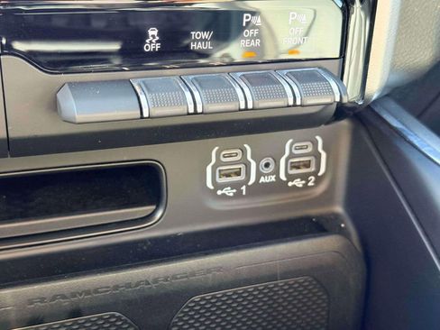 Used 2024 RAM 1500 Laramie AWD/4WD image 26