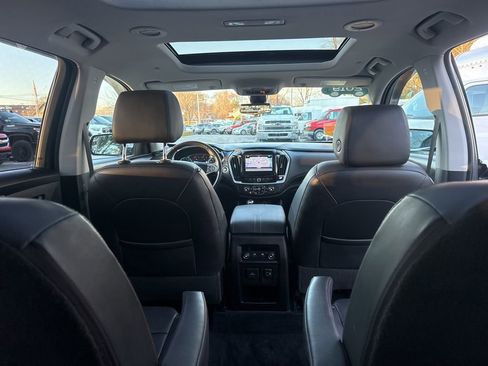 Certified 2019 Chevrolet Traverse LT w/ LT Premium Package image 24