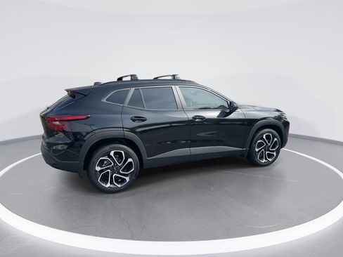 Certified 2026 Chevrolet Trax RS w/ Sunroof Package image 9