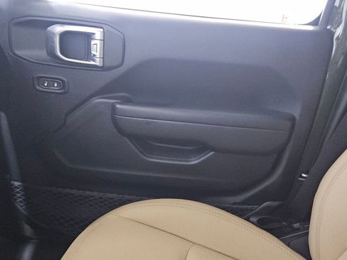 Used 2023 Jeep Wrangler Unlimited w/ Cold Weather Group image 29