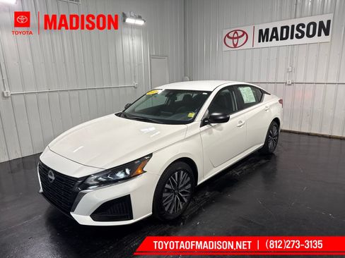 Used 2026 Nissan Altima 2.5 SV AWD/4WD image 1