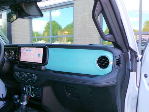 Used 2024 Jeep Wrangler Unlimited Sahara AWD/4WD image 42