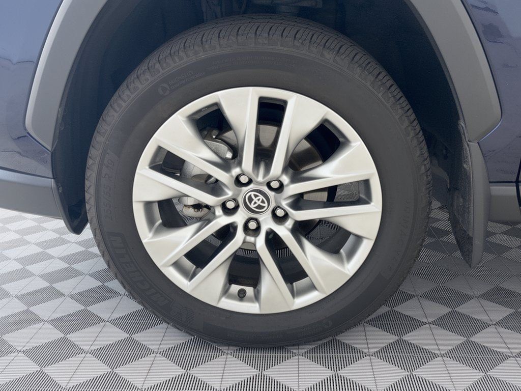 Used 2024 Toyota RAV4 XLE Premium FWD image 13