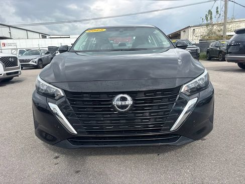 Used 2025 Nissan Sentra SV FWD image 8