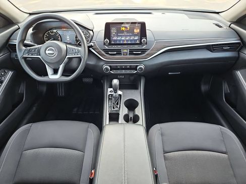 Used 2025 Nissan Altima 2.5 SV FWD image 26