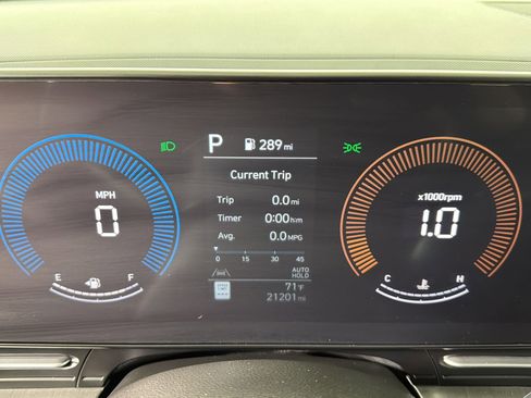 Used 2025 Hyundai Kona SEL image 22