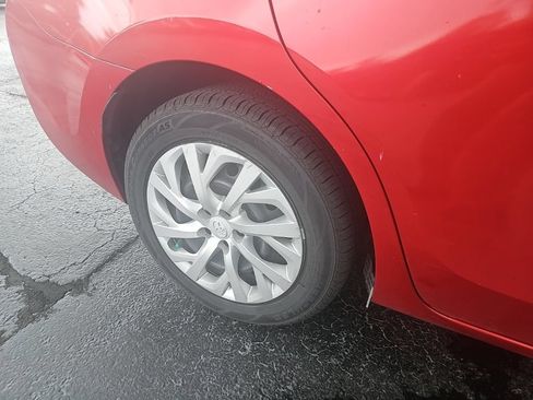 Used 2018 Toyota Corolla LE FWD image 11