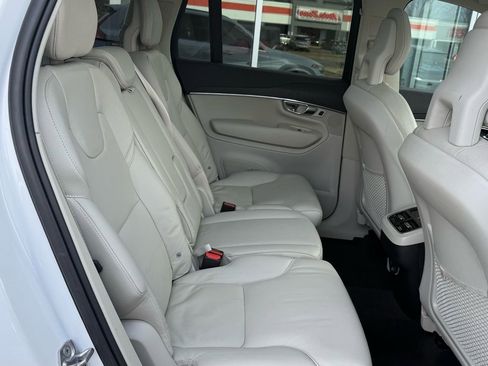 Used 2020 Volvo XC90 T6 Momentum image 21