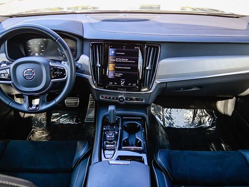 Used 2020 Volvo S90 T8 Inscription image 13