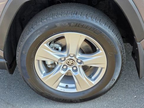 Used 2025 Toyota RAV4 XLE w/ Convenience Package AWD/4WD image 18