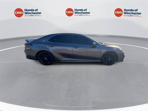 Used 2022 Toyota Camry XSE FWD image 9