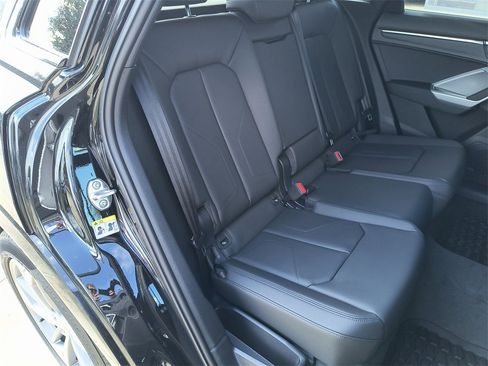 New 2025 Audi Q3 2.0T Premium image 14