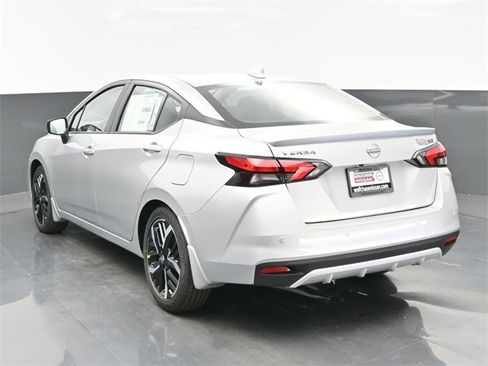 New 2025 Nissan Versa SR w/ Trunk Package image 4