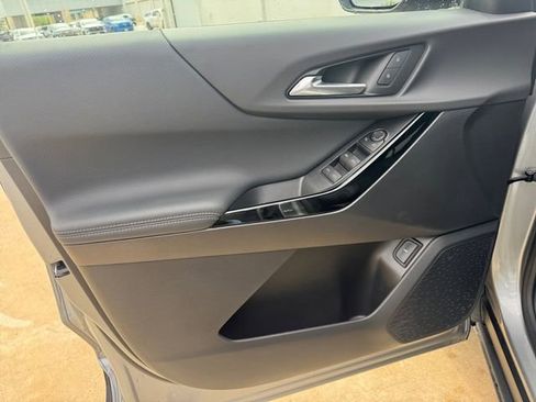 Used 2026 Chevrolet Equinox LT w/ Convenience Package II image 4