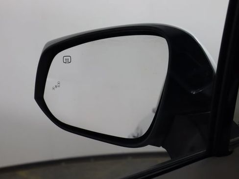 Used 2024 Toyota Sienna XLE AWD/4WD image 40
