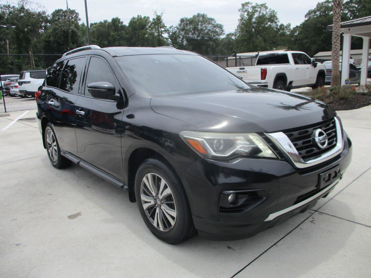Used 2017 Nissan Pathfinder SV FWD image 10