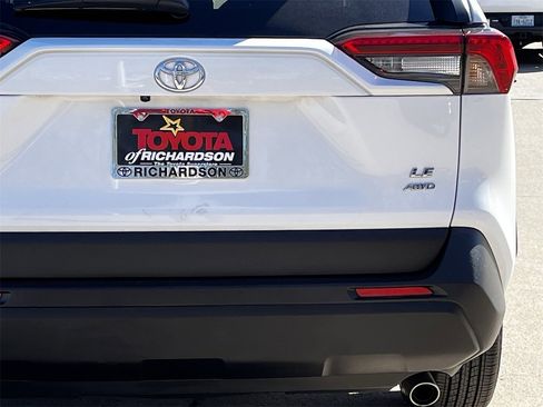 Used 2024 Toyota RAV4 LE image 6