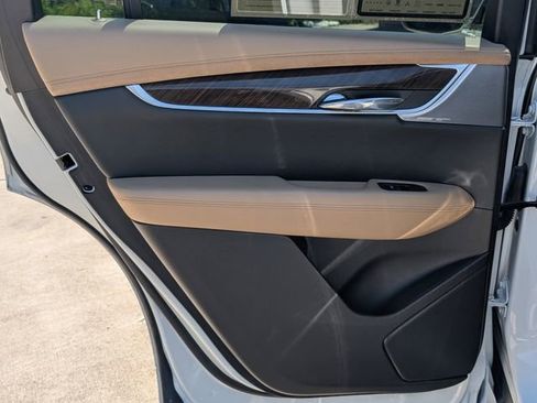 Used 2023 Cadillac XT6 Premium Luxury w/ Platinum Package FWD image 24