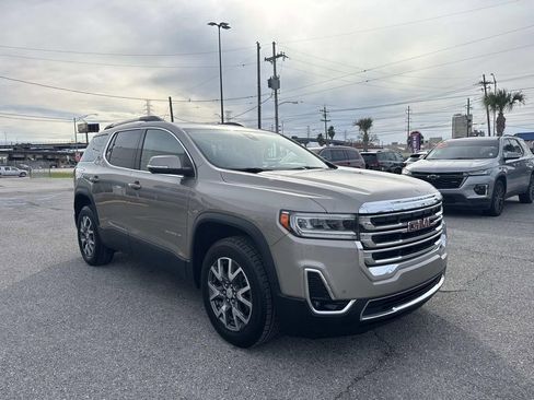 Used 2023 GMC Acadia SLT image 3