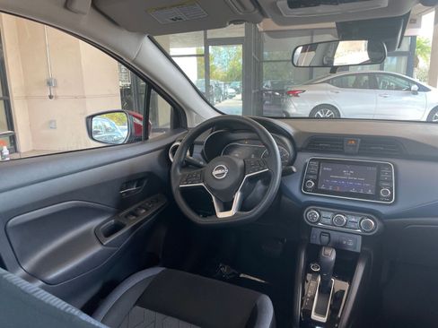 Used 2025 Nissan Versa SV image 29