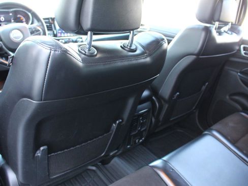 Used 2019 Jeep Grand Cherokee Altitude image 33