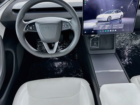 Used 2025 Tesla Model 3 Long Range RWD image 5