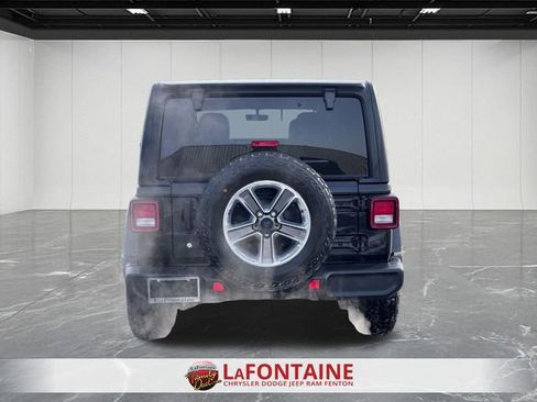 Used 2019 Jeep Wrangler Unlimited Sahara image 4