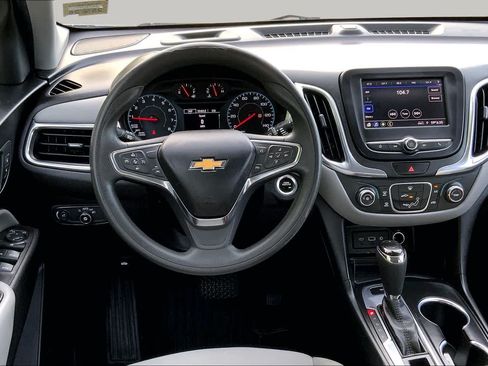 Used 2020 Chevrolet Equinox LS AWD/4WD image 6