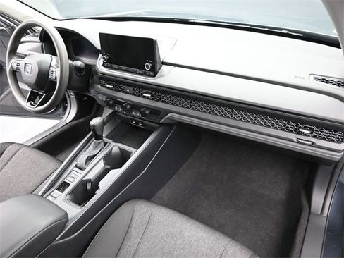 Used 2024 Honda Accord EX image 39