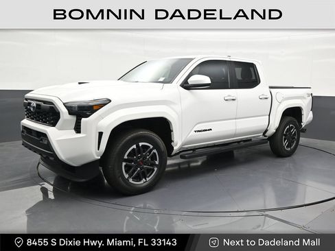 Used 2024 Toyota Tacoma TRD Sport RWD image 1
