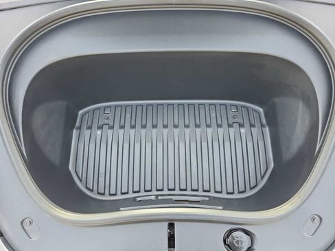 Used 2024 Tesla Model 3 Standard Range image 13