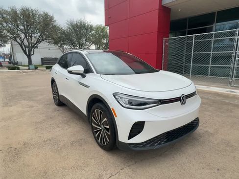 Used 2024 Volkswagen ID.4 S image 2