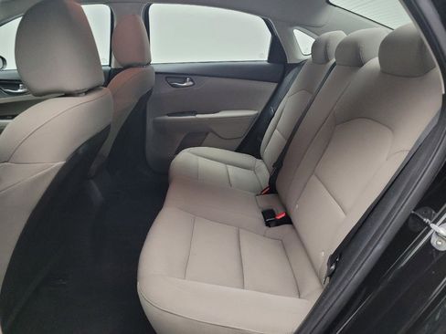 Used 2019 Kia Forte LXS FWD image 18