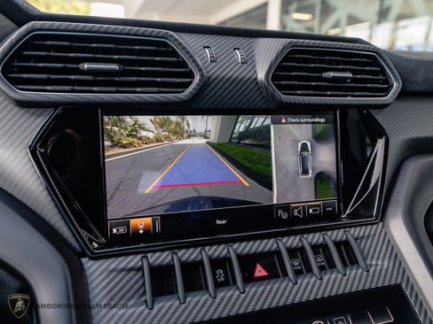 Used 2024 Lamborghini Urus Performante AWD/4WD image 19