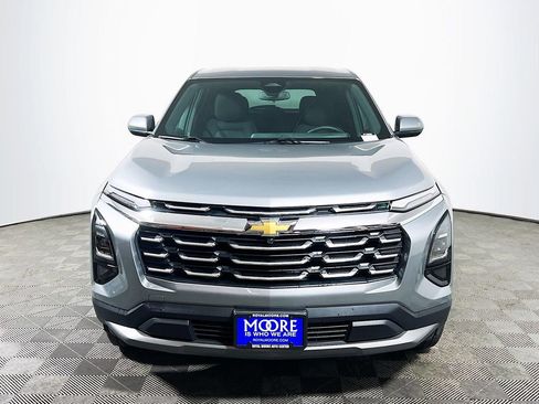 Used 2026 Chevrolet Equinox LT FWD image 2