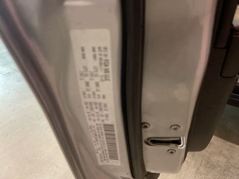 Used 2019 Jeep Cherokee Trailhawk w/ Cold Weather Group image 27