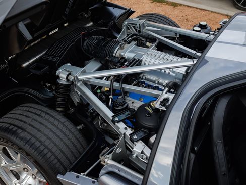 Used 2006 Ford GT RWD image 82