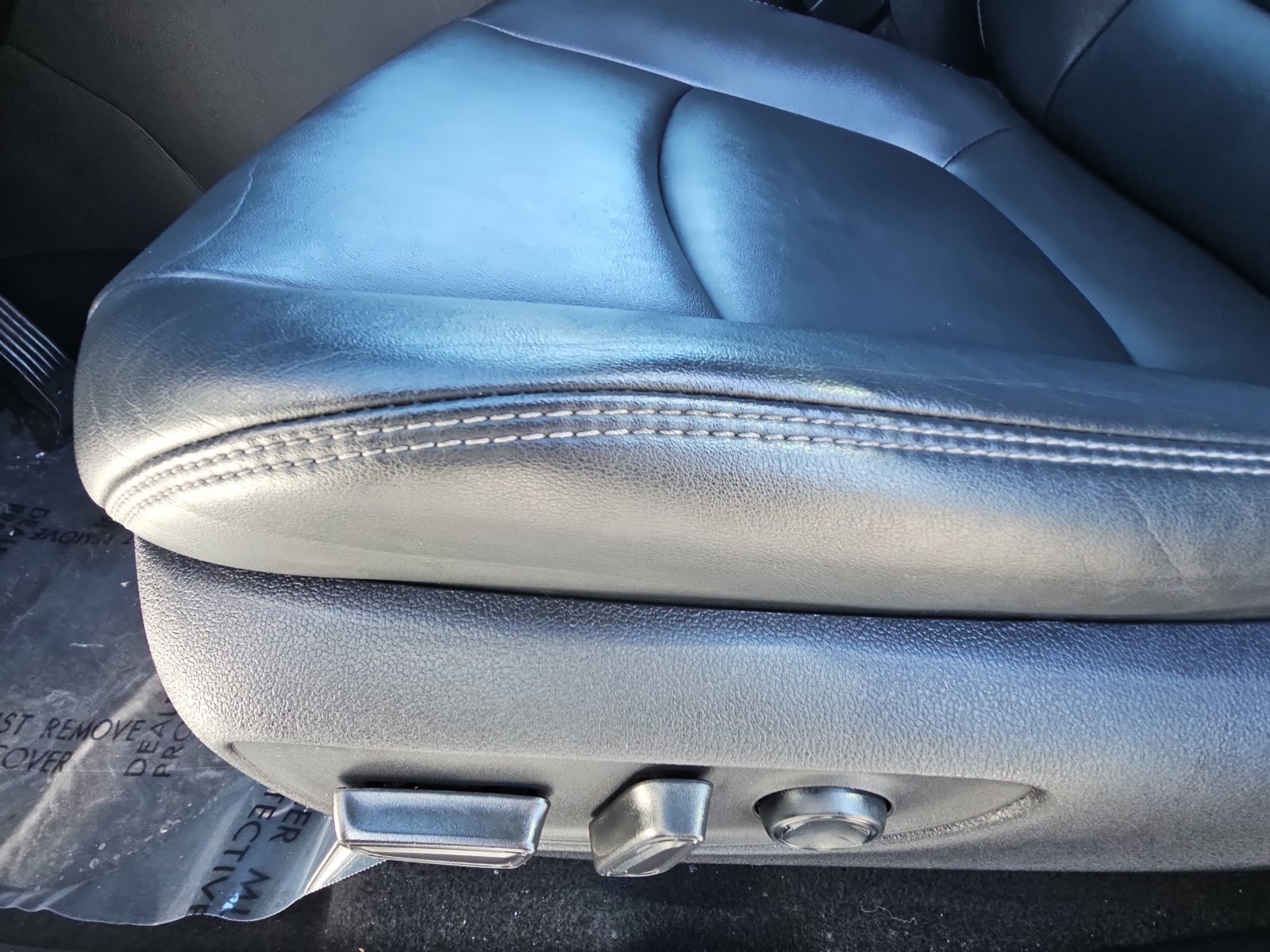 Used 2022 Toyota RAV4 XLE Premium FWD image 28
