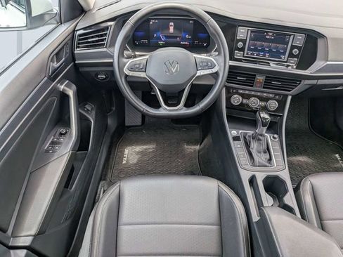 Certified 2023 Volkswagen Jetta SE FWD image 15