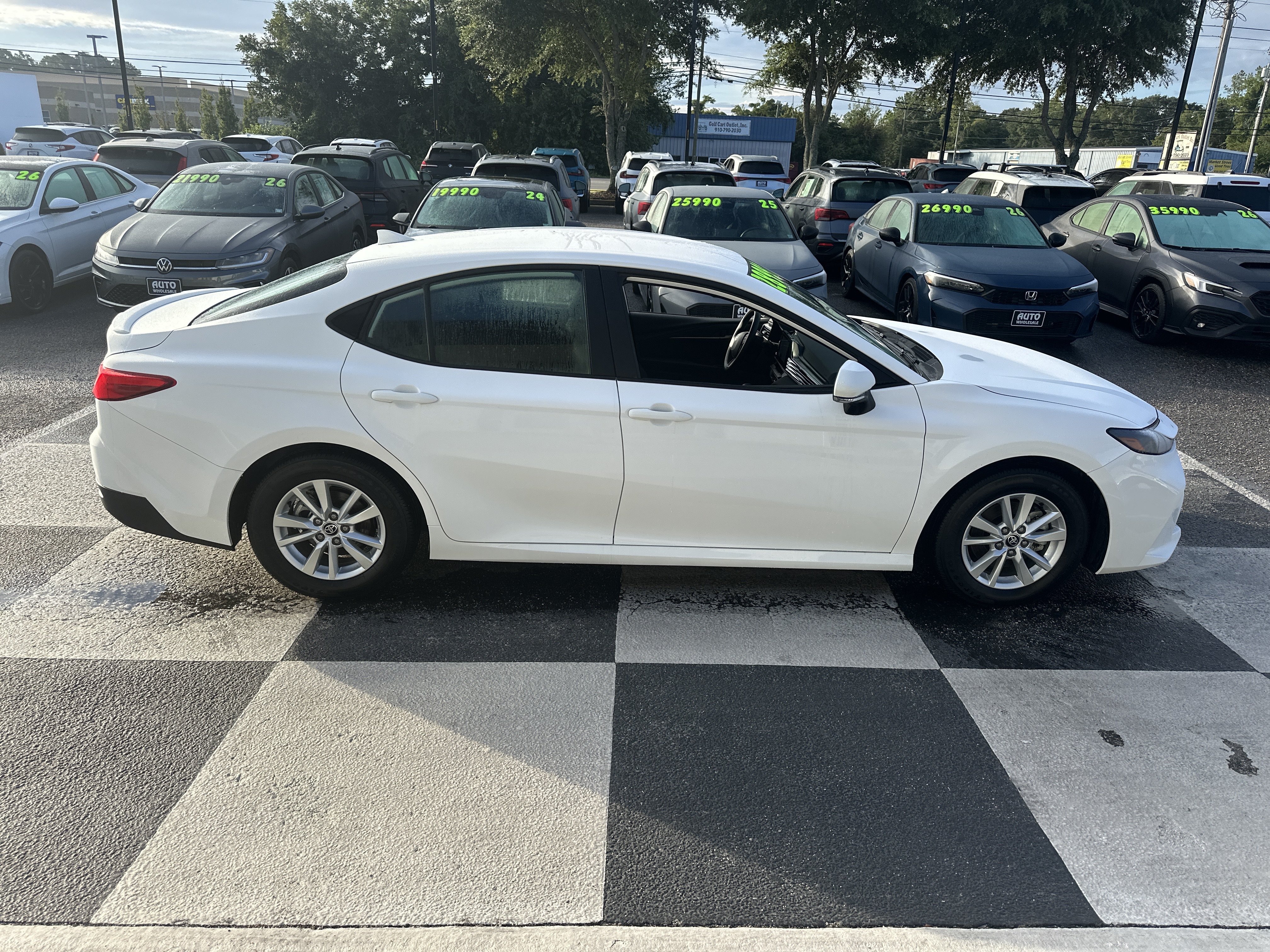 Used 2026 Toyota Camry LE w/ Convenience Package FWD image 3