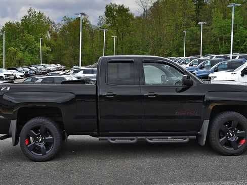 Used 2018 Chevrolet Silverado 1500 LT w/ Redline Edition AWD/4WD image 6