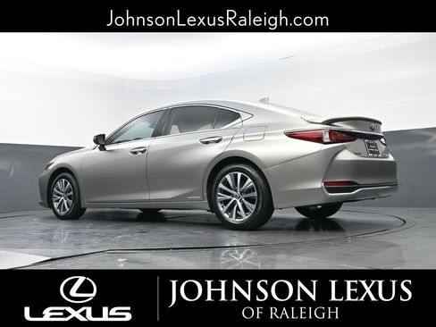 Used 2021 Lexus ES 300h w/ Premium Package FWD image 17