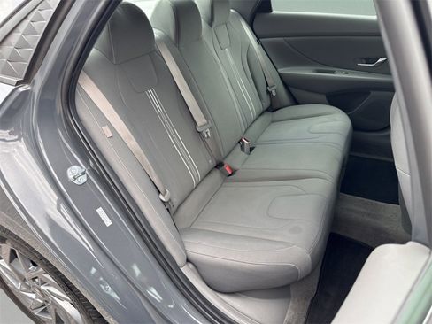 Used 2024 Hyundai Elantra Blue image 20