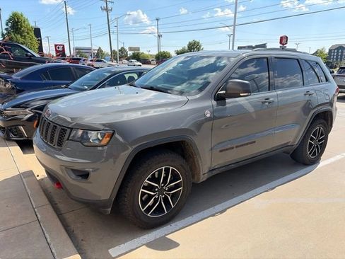 Used 2021 Jeep Grand Cherokee Trailhawk w/ Trailhawk Luxury Group AWD/4WD image 4