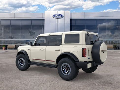 New 2026 Ford Bronco Outer Banks w/ Sasquatch Package AWD/4WD image 4